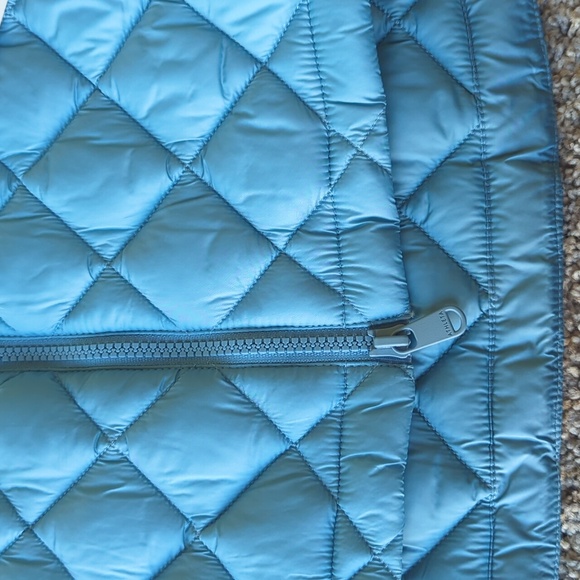 Athleta Whisper Featherless Vest - Skylark Blue S - Picture 5 of 9